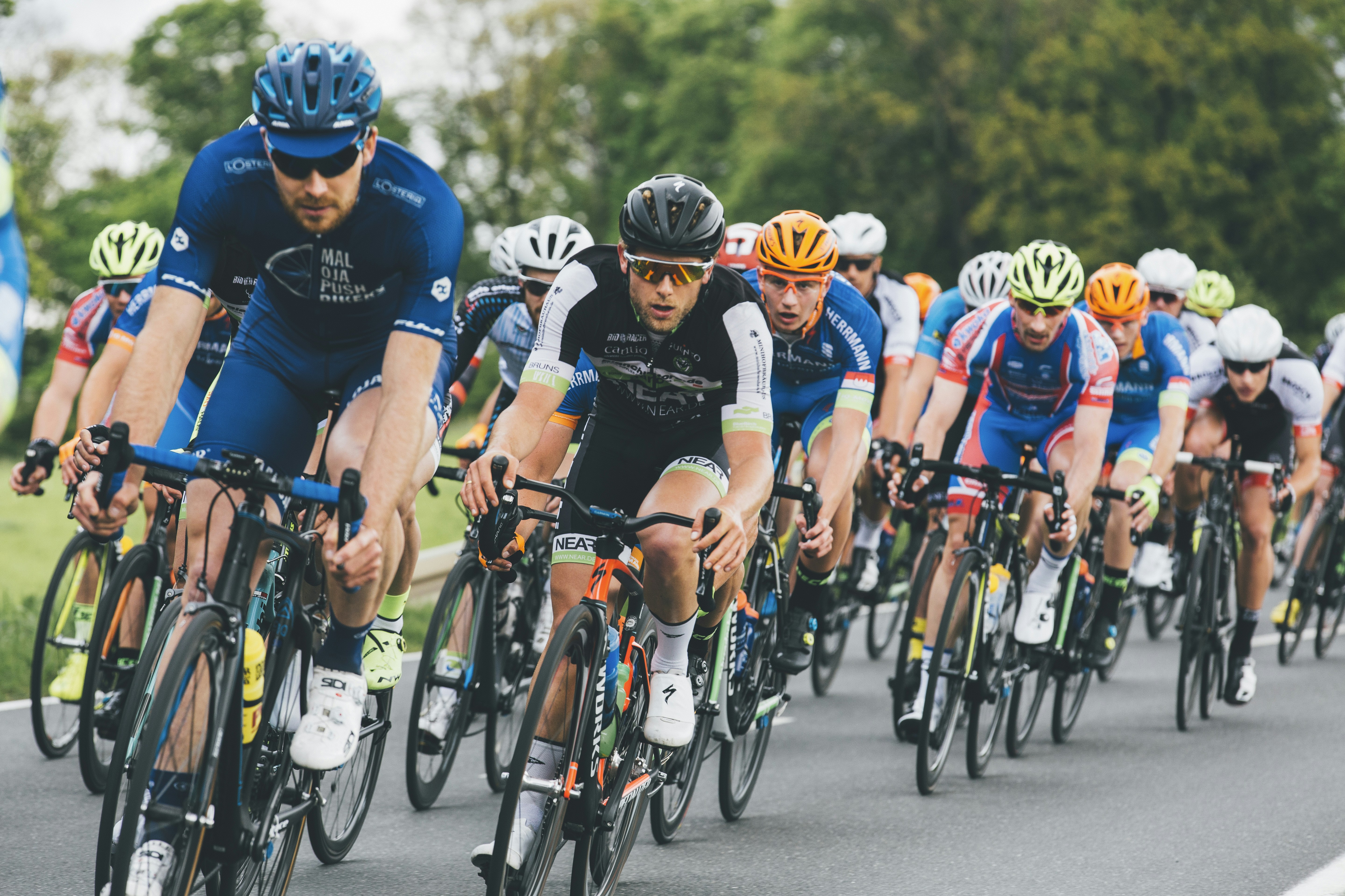 The Golden Angle: Why Your Knee Position Defines Your Ride